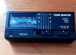 ŠTIMER SEIKO Tune MASTER ST366 KVARCNI TUNER ZA GITARU