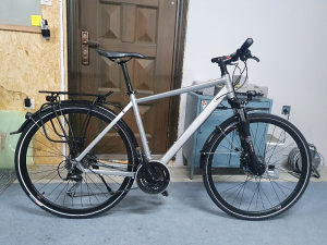Biciklo cube 28er 29er 3x9 top stanje kao novo