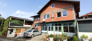 prodaje/izdaje se stambeno poslovna zgrada u Srebreniku