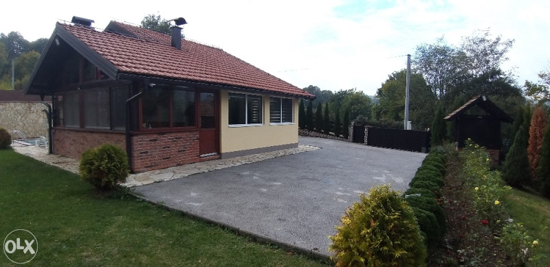 KUCA SA BAZENOM-DOKANJ-BAKALUŠE-TUZLA