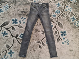 Zara sive pantalone