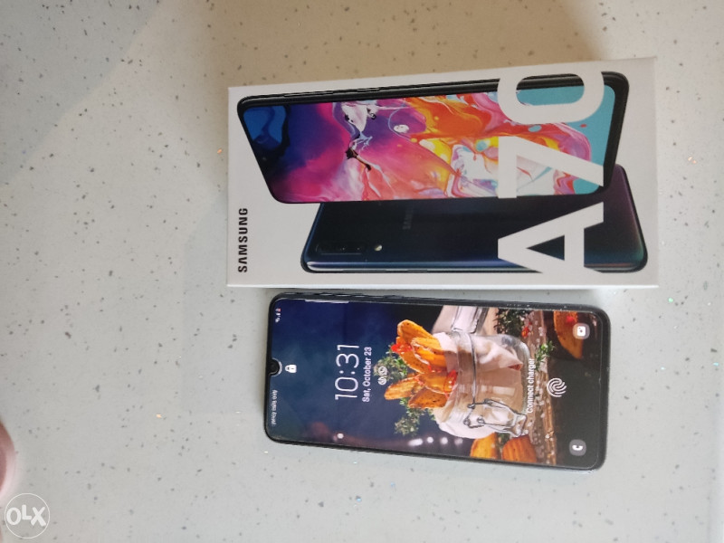 SAMSUNG GALAXY A70
