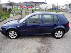 Volkswagen Golf 2002 godina, ekstra stanje