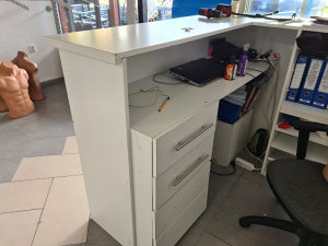 Pult za radnju. Butik