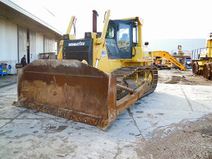 KOMATSU D85EX-15
