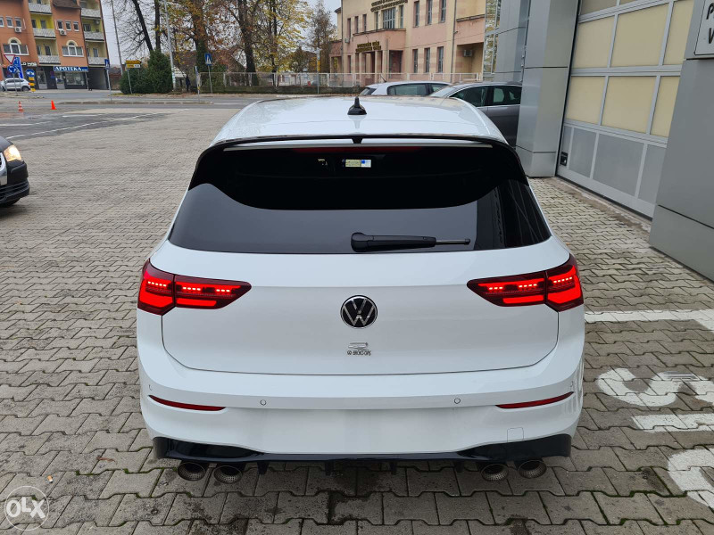 VW Golf 8 R 2.0 TSI 4Motion 320 ks Akrapovič