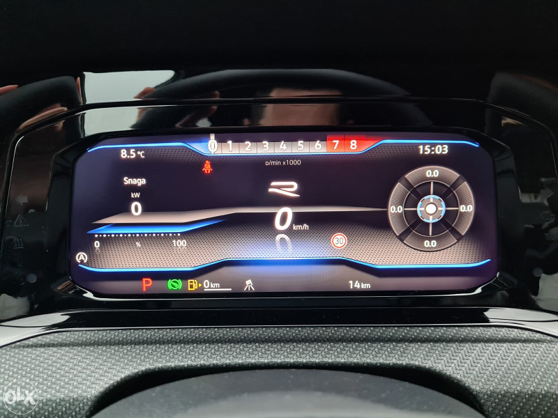 VW Golf 8 R 2.0 TSI 4Motion 320 ks Akrapovič