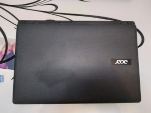 Laptop Acer Sa odlicnom Baterijom