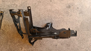 Bmw f10 f11 desni nosac fara nov