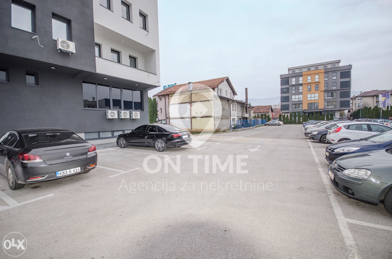Stup / Poslovni prostor / 300 m2 / NOVOGRADNJA
