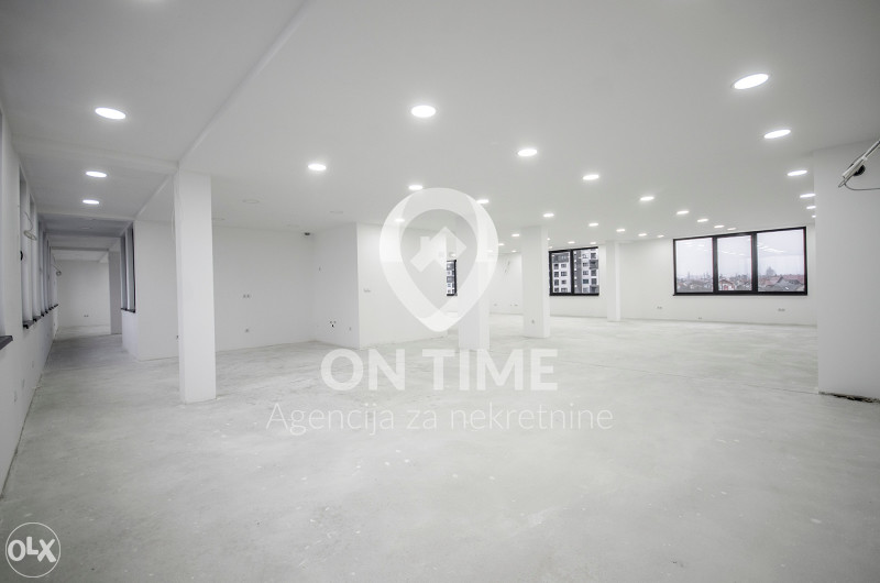 Stup / Poslovni prostor / 300 m2 / NOVOGRADNJA
