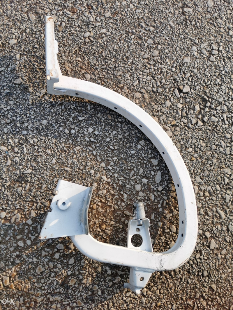 Sarka poklopca makaze skare Audi A3 8V 8V5827302C sarke