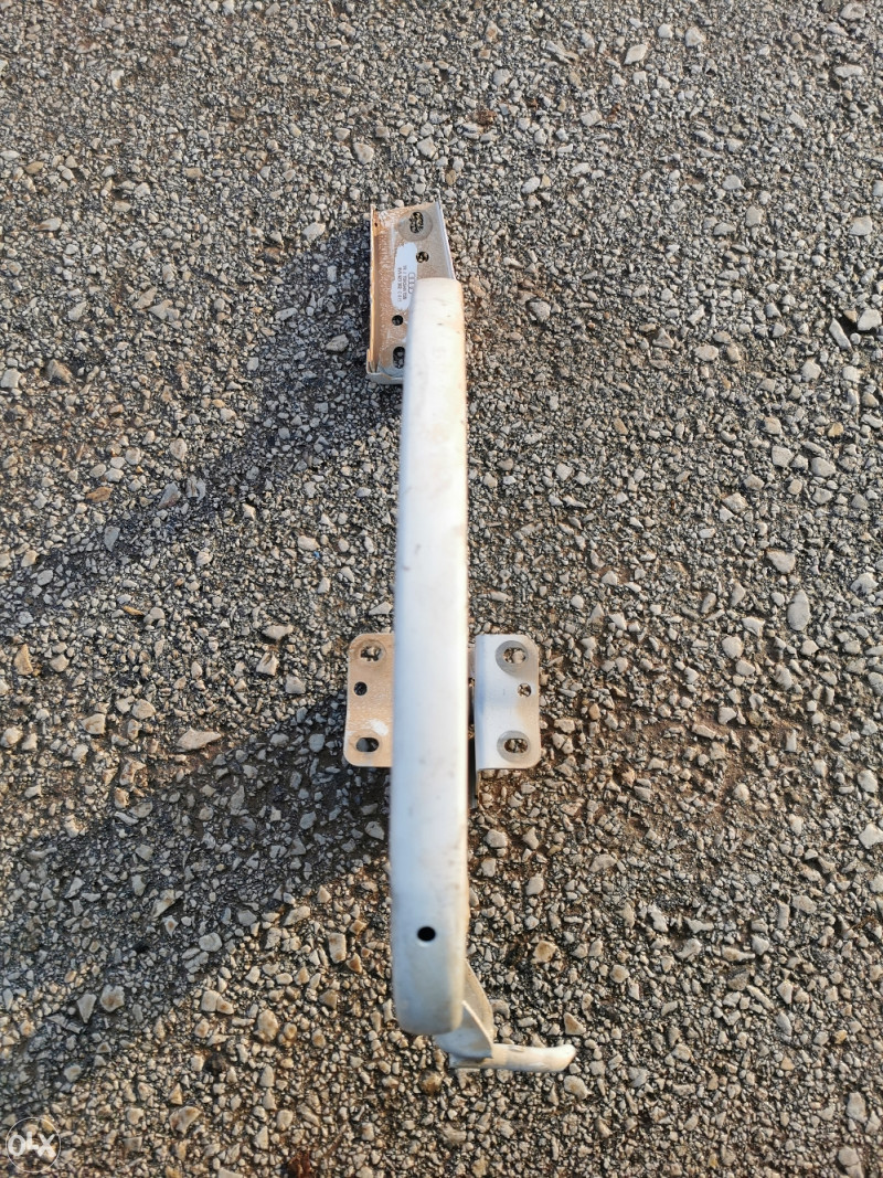 Sarka poklopca makaze skare Audi A3 8V 8V5827302C sarke