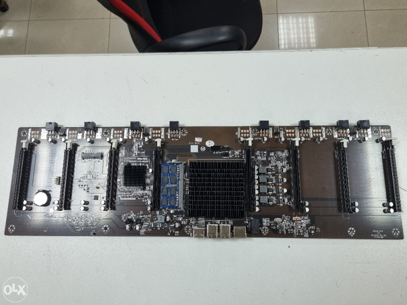 Matična ploča za mining 8GPU