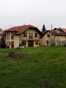 Kuća i poslovni objekat u Budžaku Banja Luka