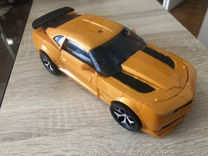 Transformers automobil dužina 23 cm rasklop 30 cm visina