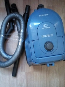 Usisivac Samsung 1600W 55 km Sarajevo
