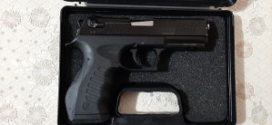 Startni pistolj carrera