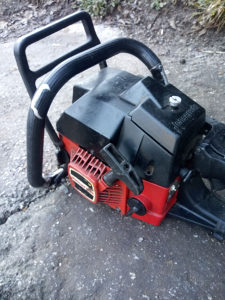 Motorna pila jonsered 520