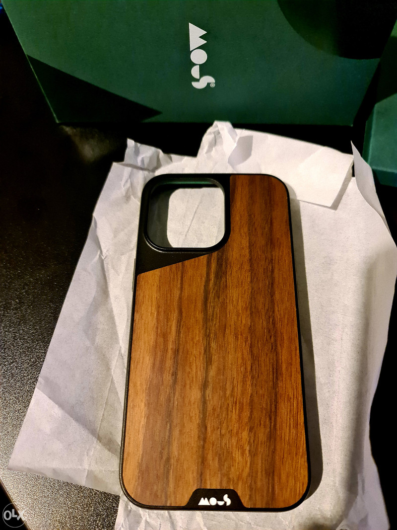 MagSafe Compatible Walnut iPhone 13