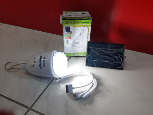 LED SIJALICA NA SOLARNO PUNJENJE