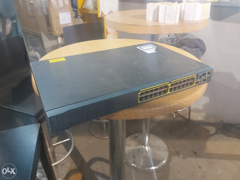 SWITCH CISCO CATALYST 2960S 24 PORTNI Switch OLX.ba