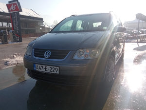 Volkswagen Touran 2.0 ekstra stanje