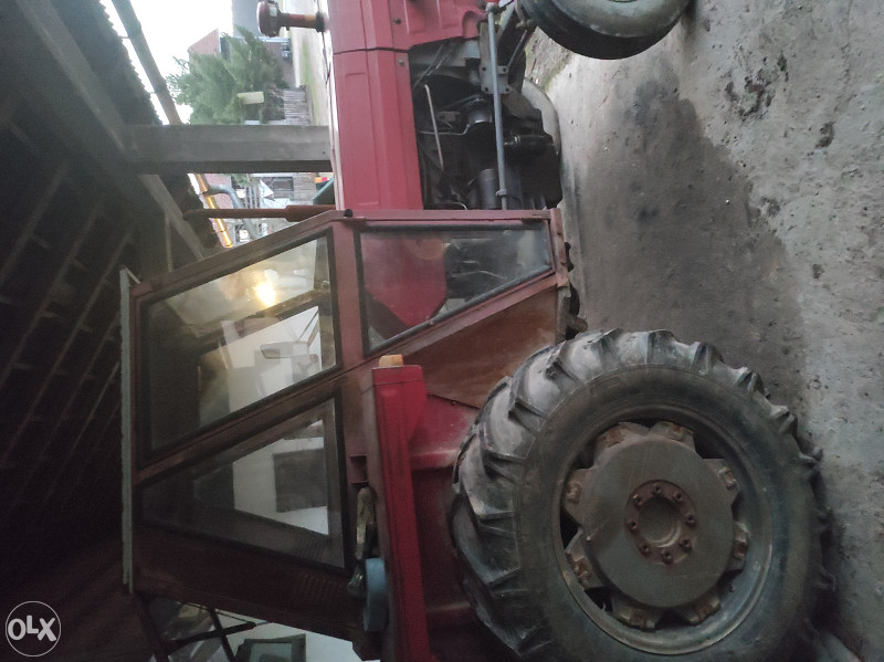 Traktor IMT 560