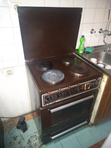 Električni šporet Elegant 909