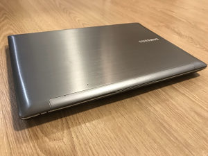 Laptop Samsung NP-QX410 i5 M460 4GB 180GB SSD 14,0" LED