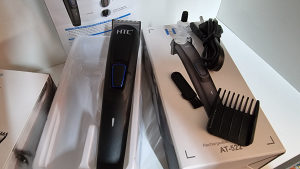Bezzicna masinica za brijanje i sisanje HTC