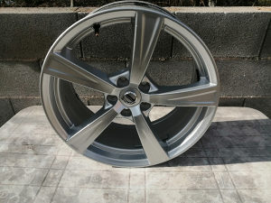 Volvo felge original 18" za dzipa ili limuzinu sa senz