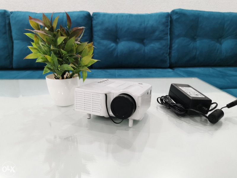 PROJEKTOR MINI / HDMI / VGA / SD CARD / USB Kompjuteri Projektori