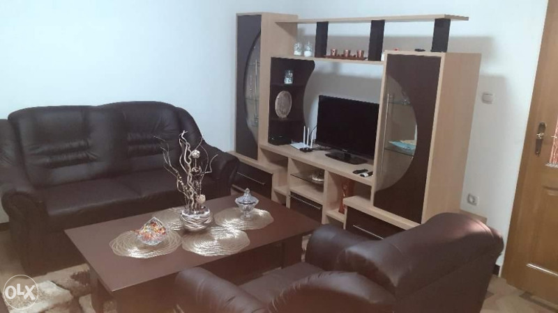 DNEVNA SOBA: DVOSJED, TROSJED, FOTELJA , STO i KOMODA - Moj dom