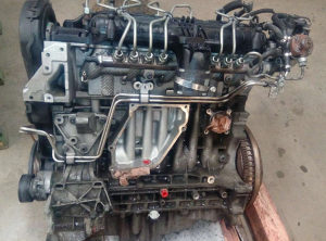 Volvo D5 motor - glava motora D5244T11 158kW
