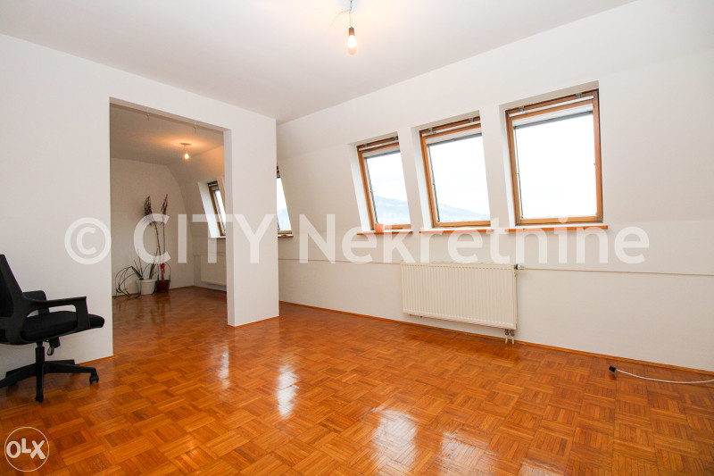 Trosoban nenamješten stan - Centar - Šip - 66 m2
