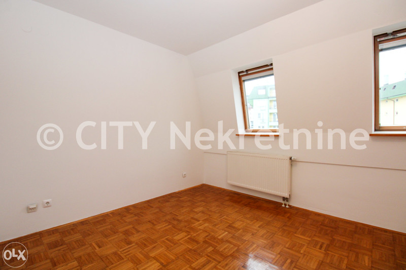 Trosoban nenamješten stan - Centar - Šip - 66 m2