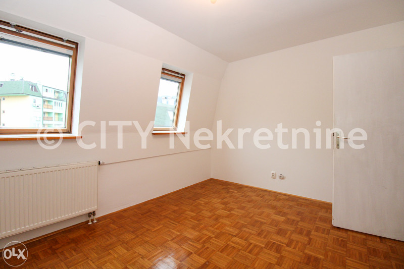 Trosoban nenamješten stan - Centar - Šip - 66 m2