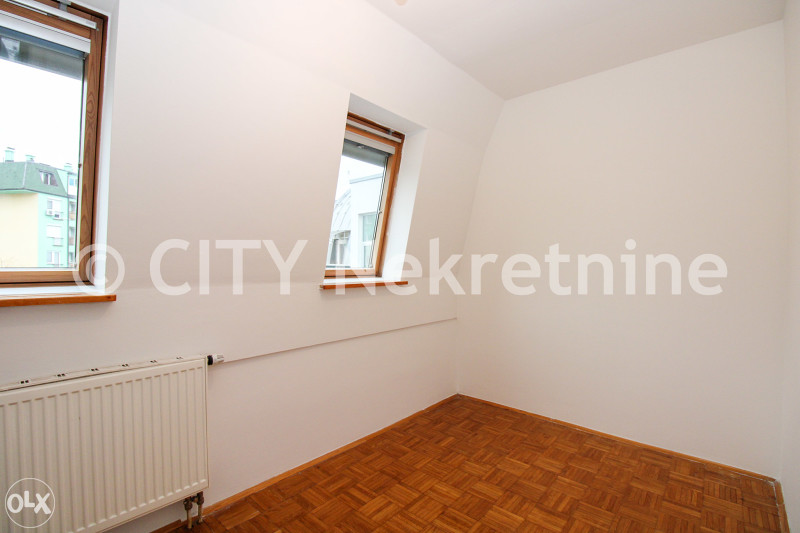 Trosoban nenamješten stan - Centar - Šip - 66 m2