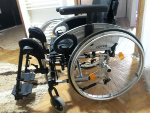 NA PRODAJU INVALIDSKA KOLICA