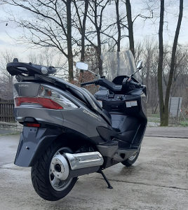 Suzuki Burgman 400