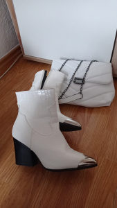 Bijele kaubojske čizme