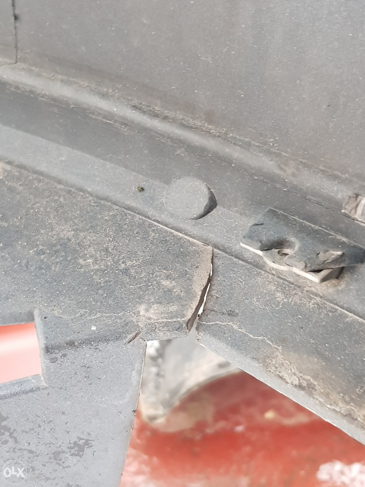 Prednji branik za Audi A6 4F karambolka