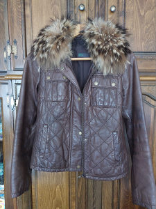 Benetton ženska kožna zimska jakna, br 38/M
