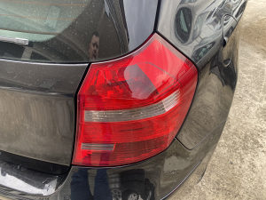 Desna stopka bmw 1