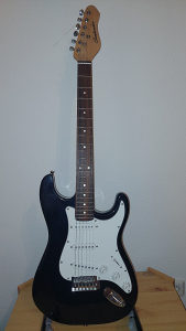 Elektricna gitara Santander - Stratocaster