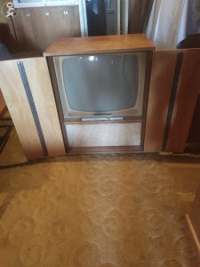 Stari Televizor sa Kabinetom (TV - Antikvitet)