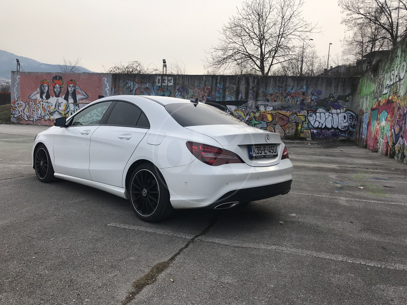Mercedes Benz CLA 200
