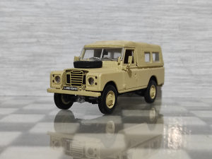 Maketa Land Rover (1/43) pogledaj ostale modele
