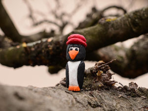 Drvena figura - igracka pingvin